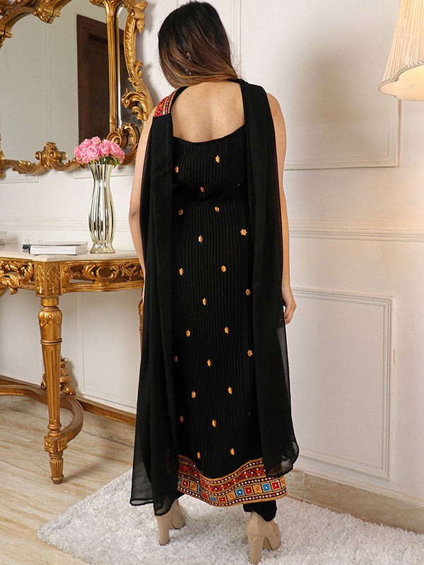 Embellished Black Thread Work Kurta With Trouser & Dupatta